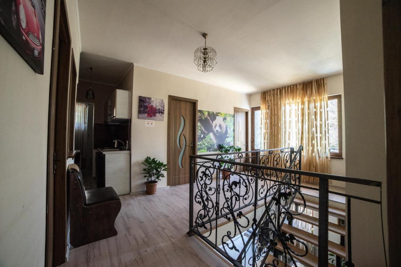 Hotel Happy Pandasn12 Bordżomi Zewnętrze zdjęcie